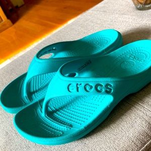 Croc flip flops, worn once. Perfect condition size 6 in womens